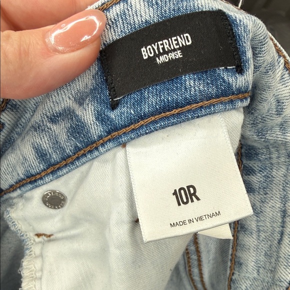 Express Boyfriend Jean Light Wash Women’s Size 10 Midrise - Picture 2 of 5